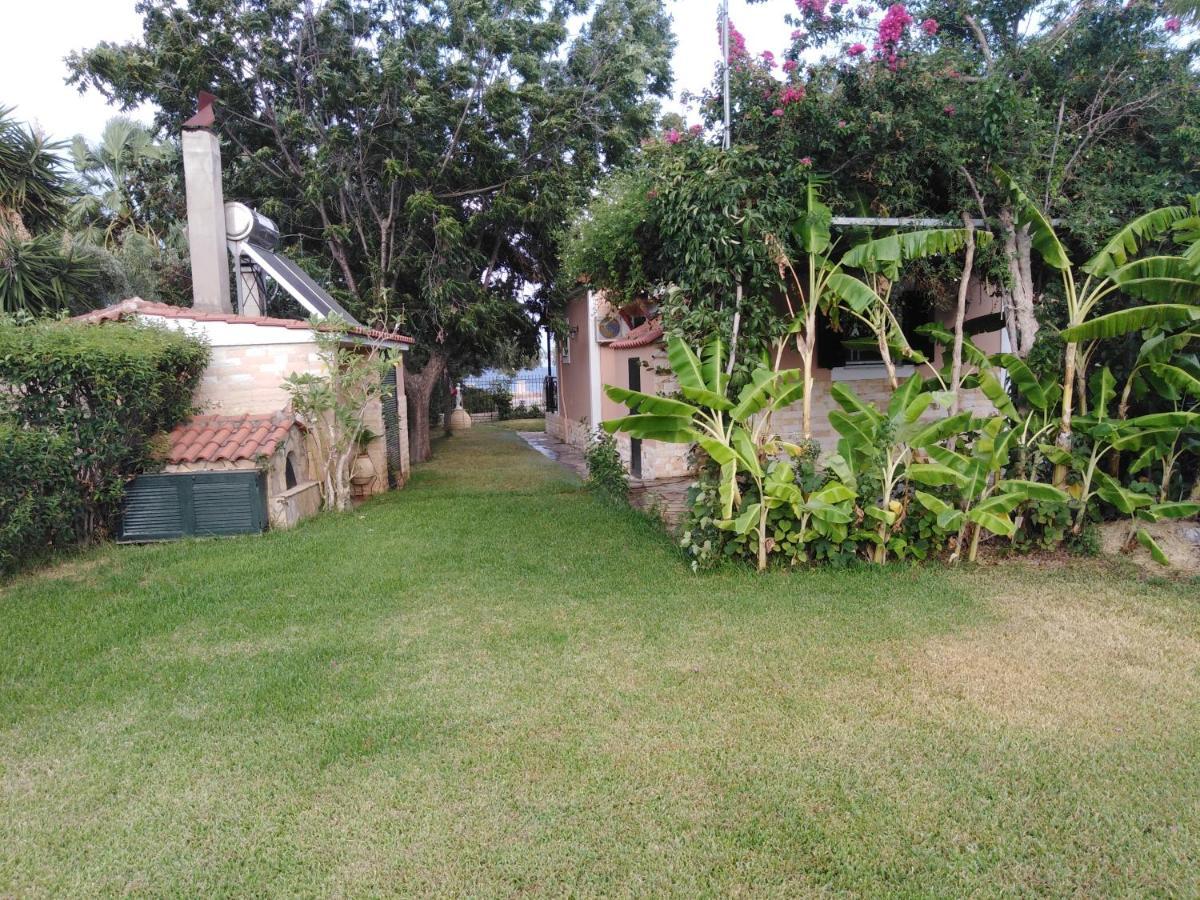 Golden Sea Villa Kalamata Exterior photo