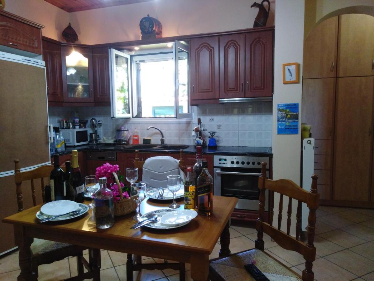 Golden Sea Villa Kalamata Exterior photo
